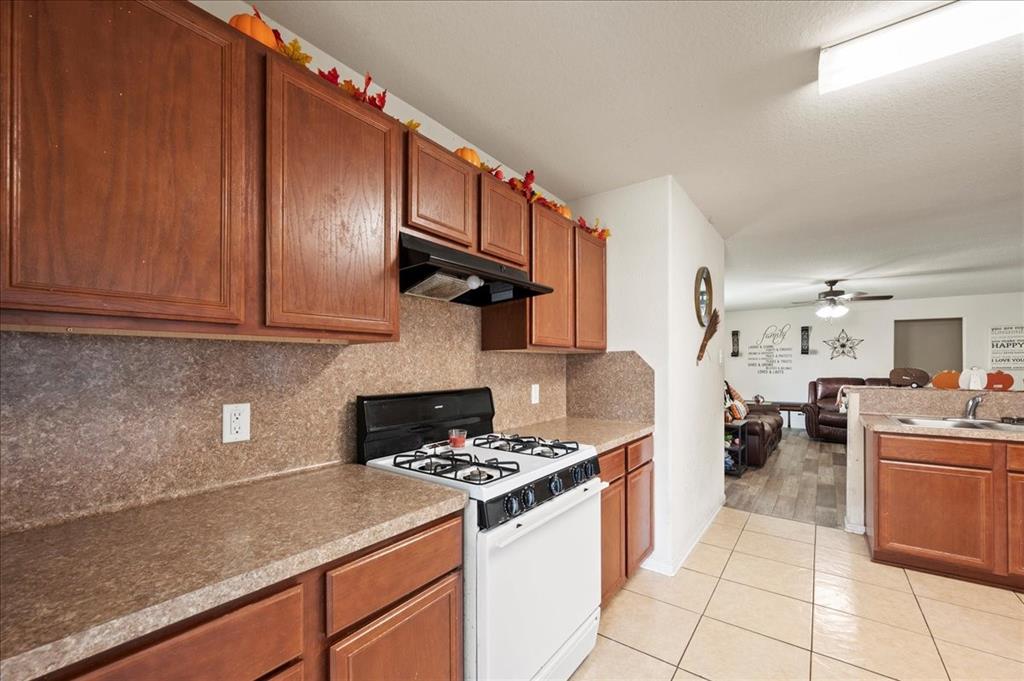 2107 Bishop Hollow Lane, Rosenberg, Texas image 7