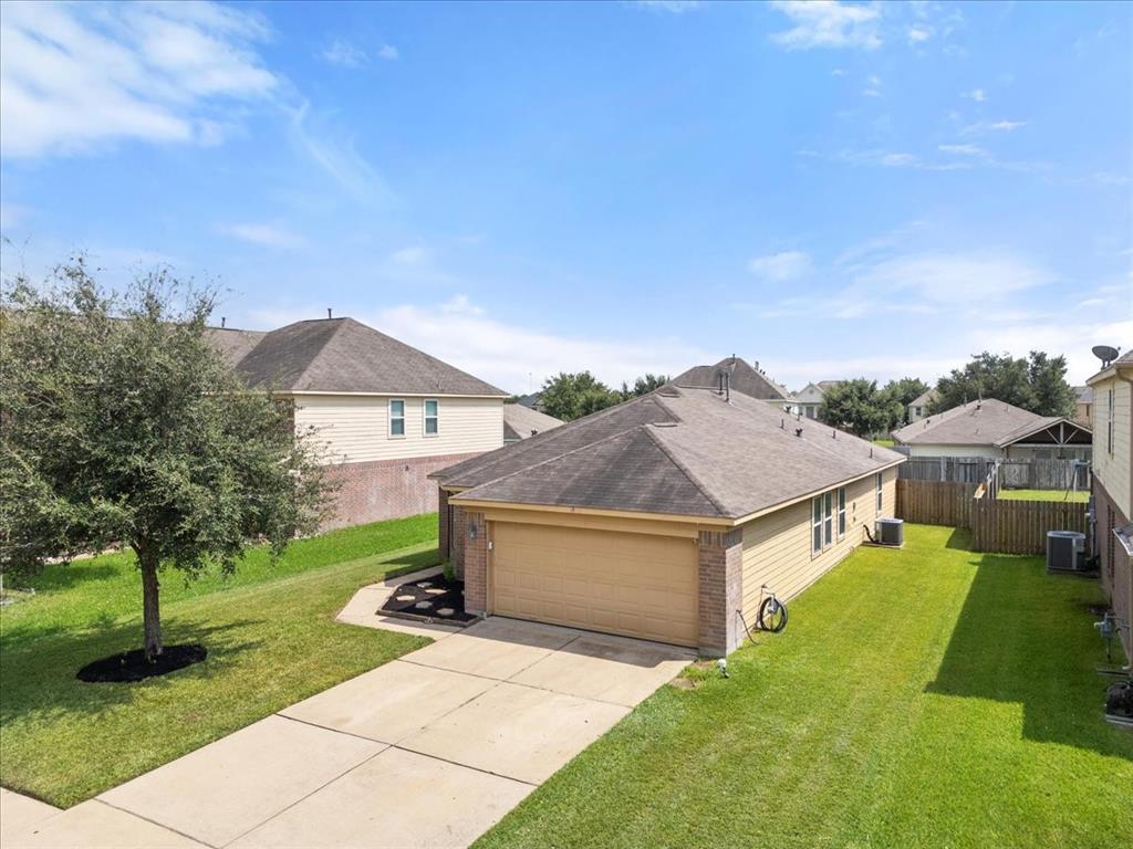 2107 Bishop Hollow Lane, Rosenberg, Texas image 4