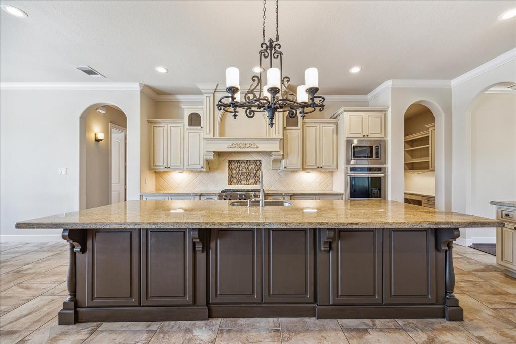 1808 Eagle Creek Drive, Friendswood, Texas image 9