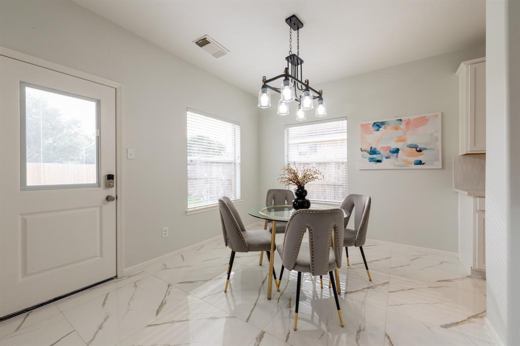 3902 Houston Lake Drive, Pearland, Texas image 18