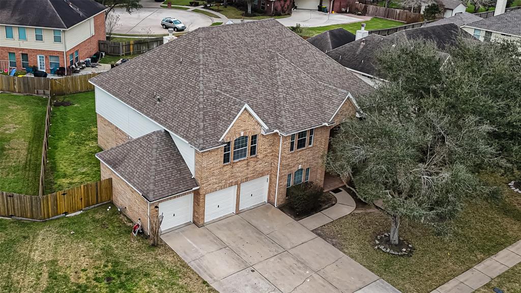 3902 Houston Lake Drive, Pearland, Texas image 2