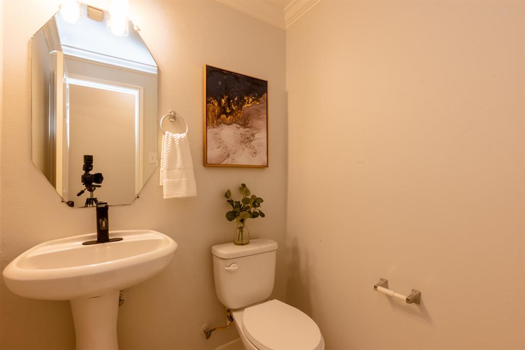 3902 Houston Lake Drive, Pearland, Texas image 12