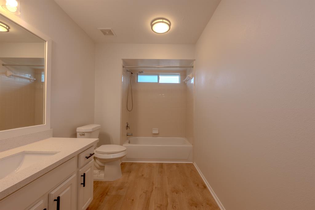 3902 Houston Lake Drive, Pearland, Texas image 32