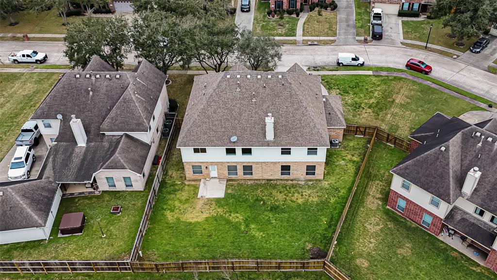 3902 Houston Lake Drive, Pearland, Texas image 3