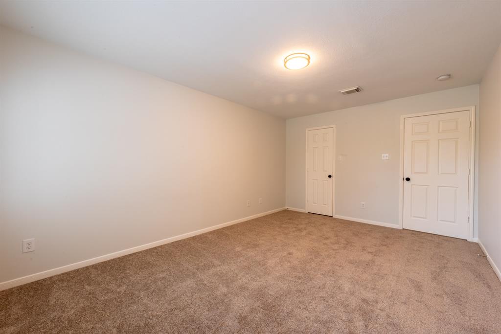3902 Houston Lake Drive, Pearland, Texas image 34