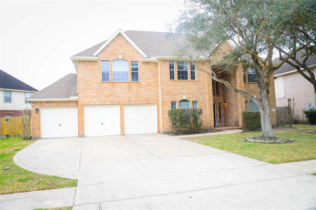 3902 Houston Lake Drive, Pearland, Texas image 1