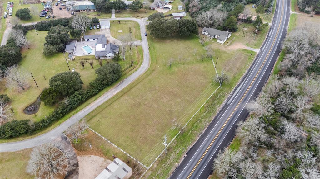 2718 Bell Bottom Circle, Brookshire, Texas image 3