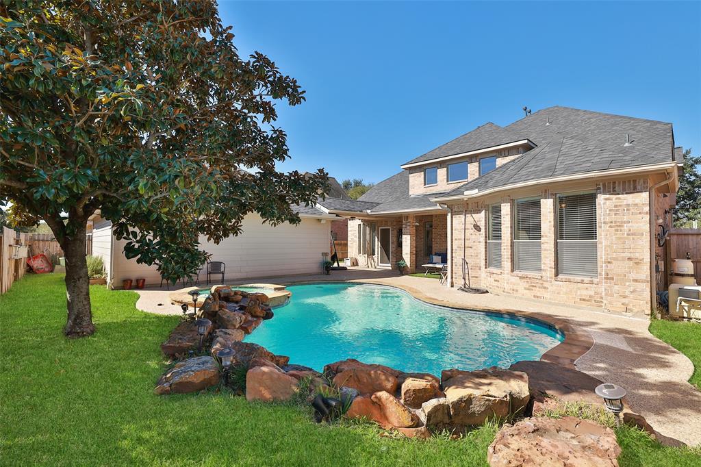 15106 Aragon Green Drive, Cypress, Texas image 1