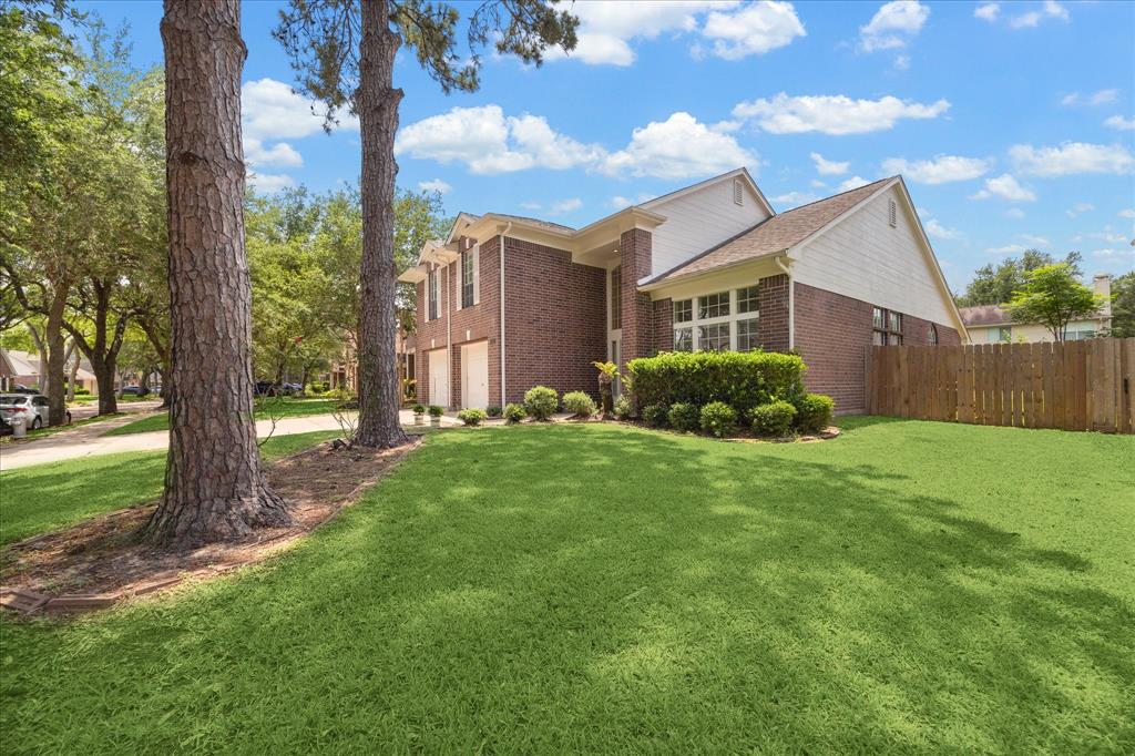 4643 Forest Home Drive, Missouri City, Texas image 2