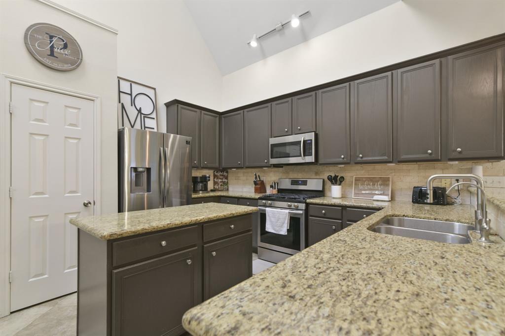 6002 Kingwood Glen Drive, Humble, Texas image 10