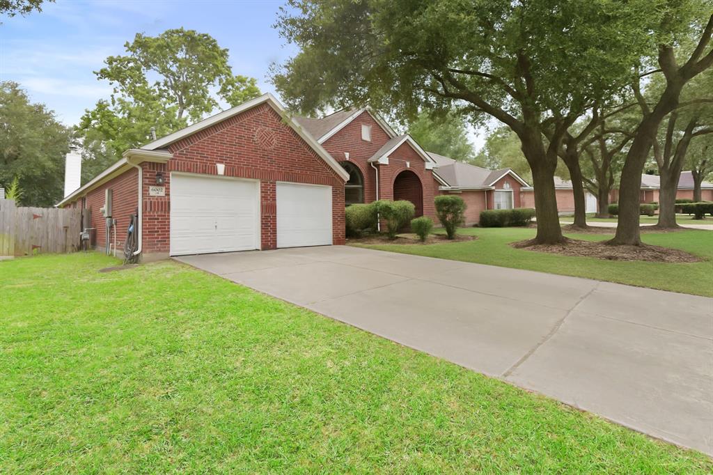 6002 Kingwood Glen Drive, Humble, Texas image 3