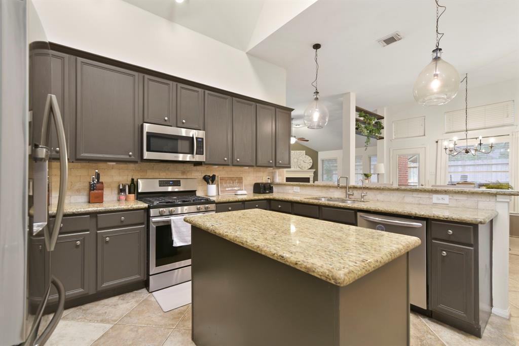 6002 Kingwood Glen Drive, Humble, Texas image 11