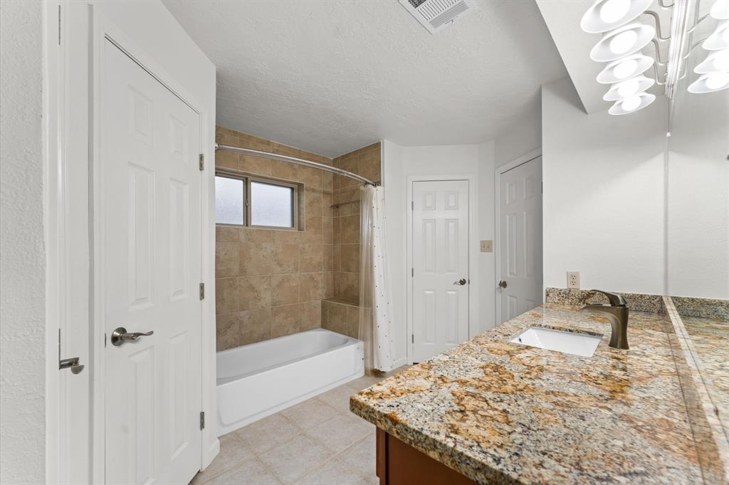 513 White Wing Court, Dickinson, Texas image 21