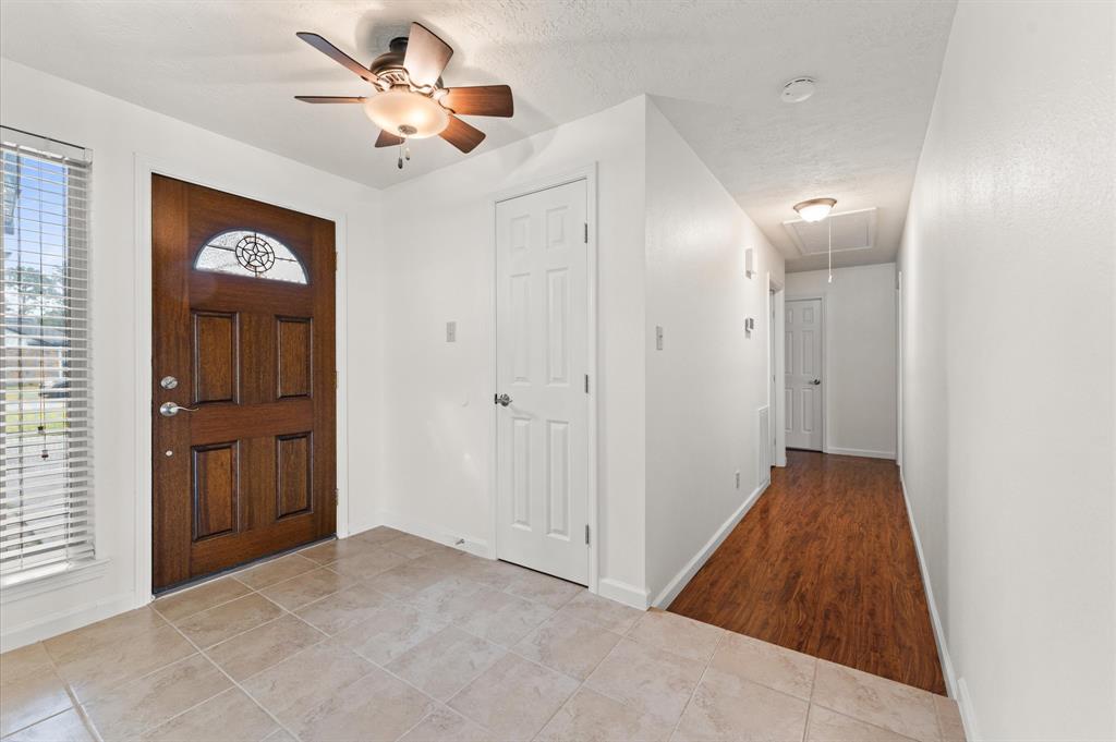 513 White Wing Court, Dickinson, Texas image 6