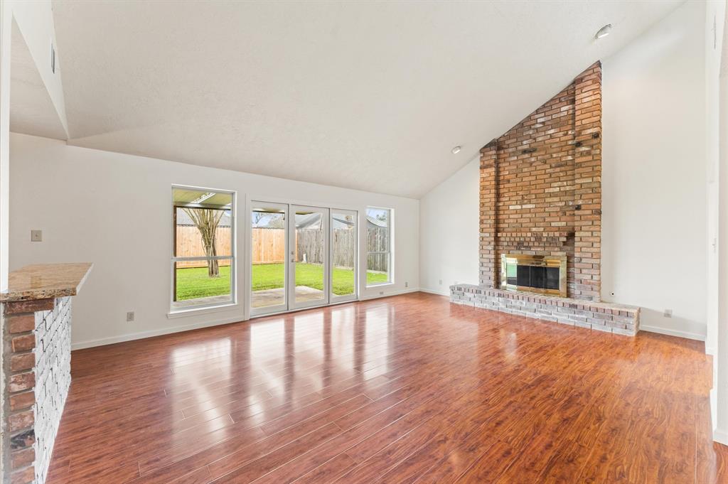 513 White Wing Court, Dickinson, Texas image 5