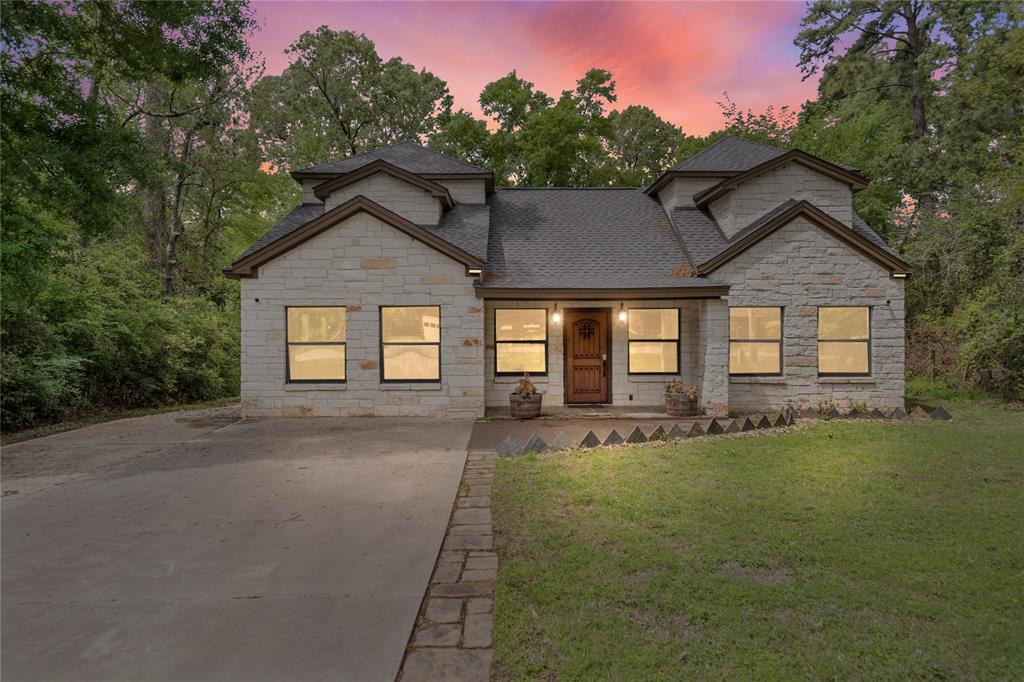 358 Bridgeview Drive, Onalaska, Texas image 1