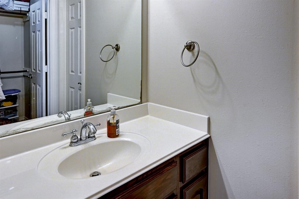 25422 Richton Falls Drive, Richmond, Texas image 31