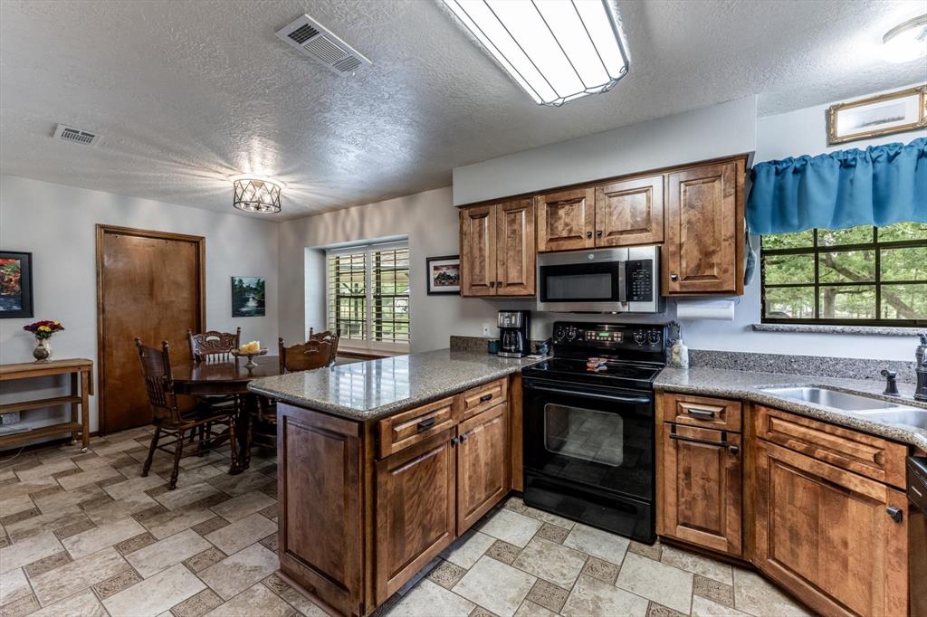 375 Wood Farm Road, Huntsville, Texas image 18