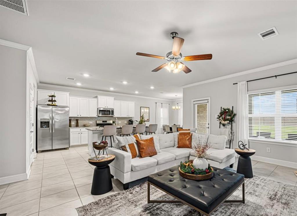4334 W Bayou Maison Circle, Dickinson, Texas image 2