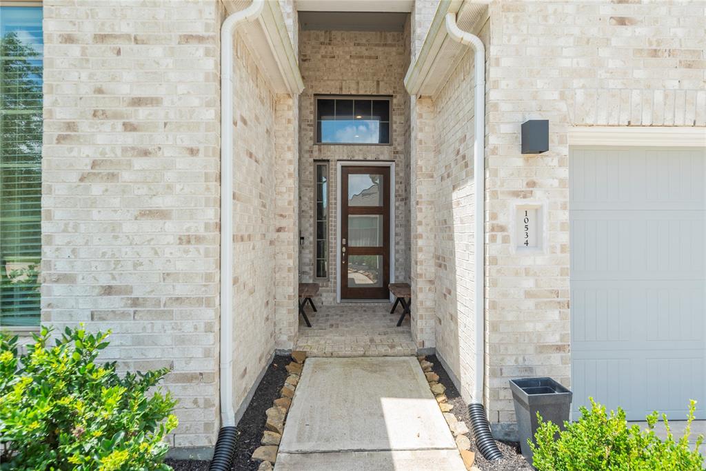 10534 Emory Park