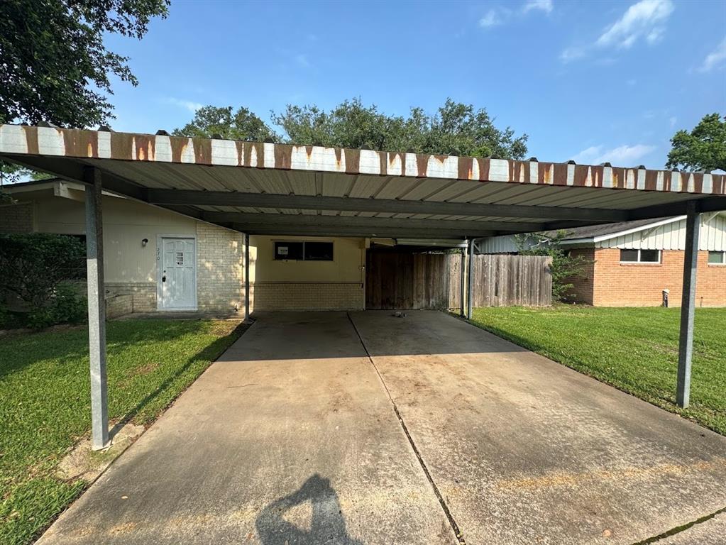 270 Triangle Drive, Vidor, Texas image 3