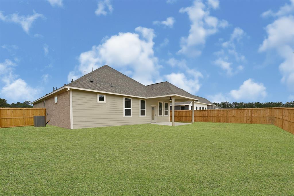201 Big Spring Drive, Anahuac, Texas image 5