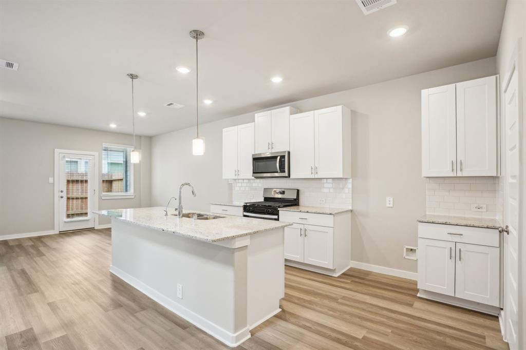 591 Avisa Drive, Kemah, Texas image 17