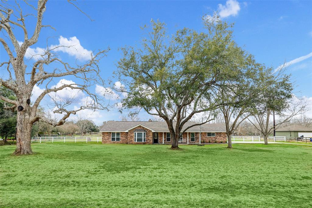 2015 Shadow Ln Lane, Richmond, Texas image 2