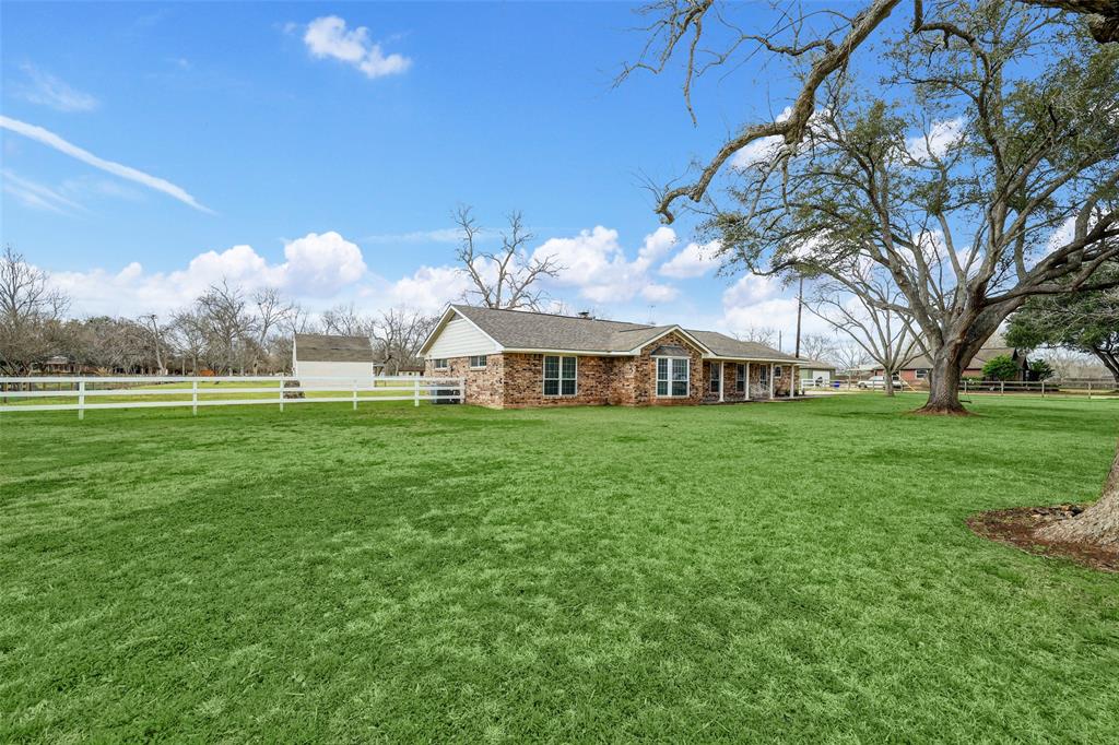 2015 Shadow Ln Lane, Richmond, Texas image 3