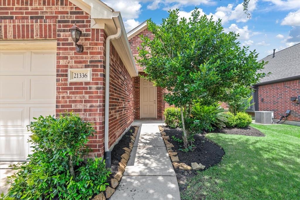 21336 Kings Guild Lane, Kingwood, Texas image 3