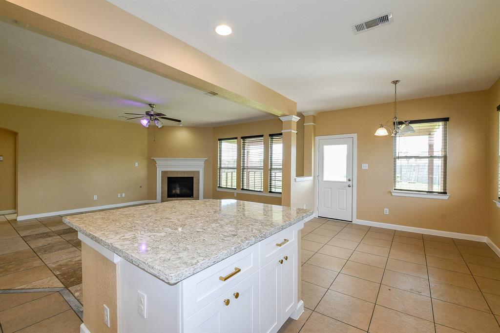 2123 Witham Park Ln Lane, Fresno, Texas image 12