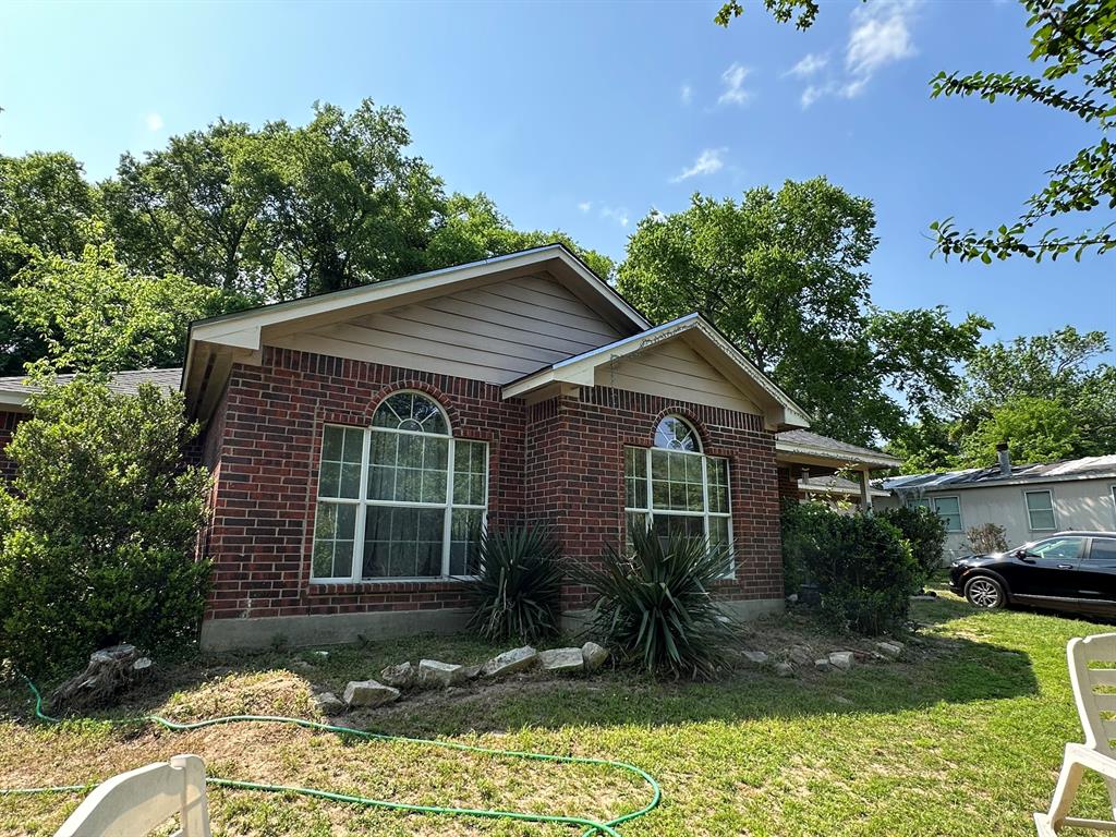 210 Lee St St, Magnolia, Texas image 2