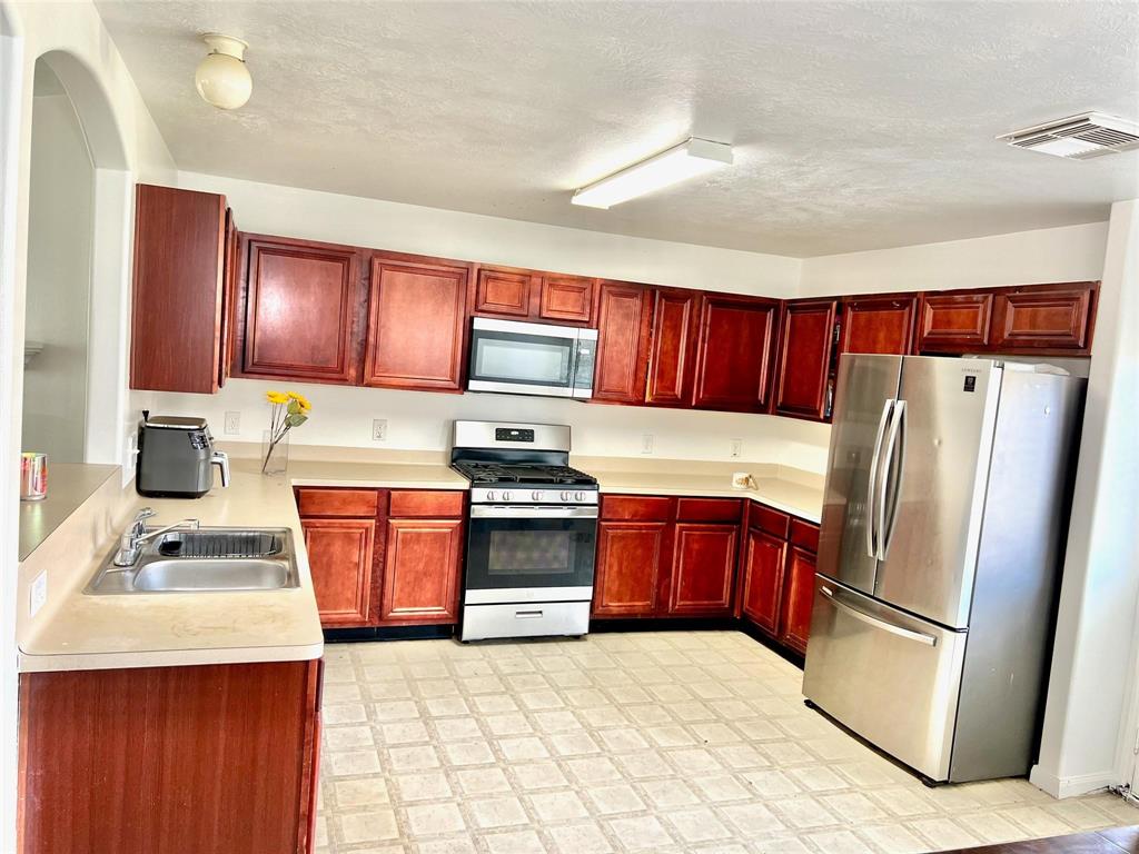 19334 Little Pine Lane, Katy, Texas image 5