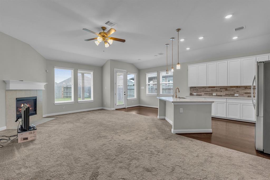 2018 Glenwick Manor Lane, Pearland, Texas image 6