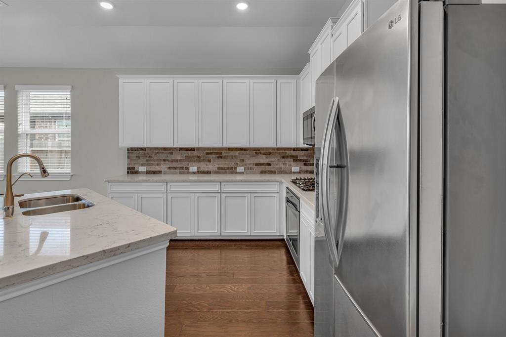 2018 Glenwick Manor Lane, Pearland, Texas image 10