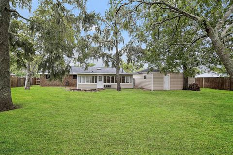 A home in Clute