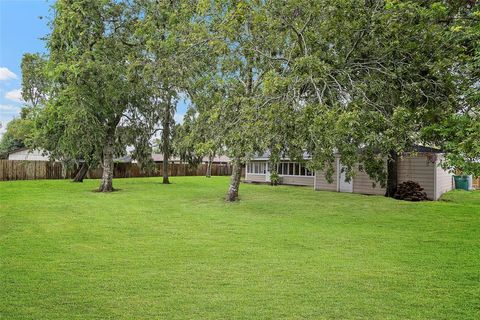 A home in Clute