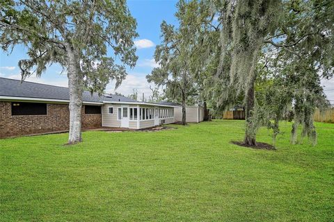 A home in Clute