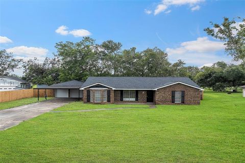 A home in Clute