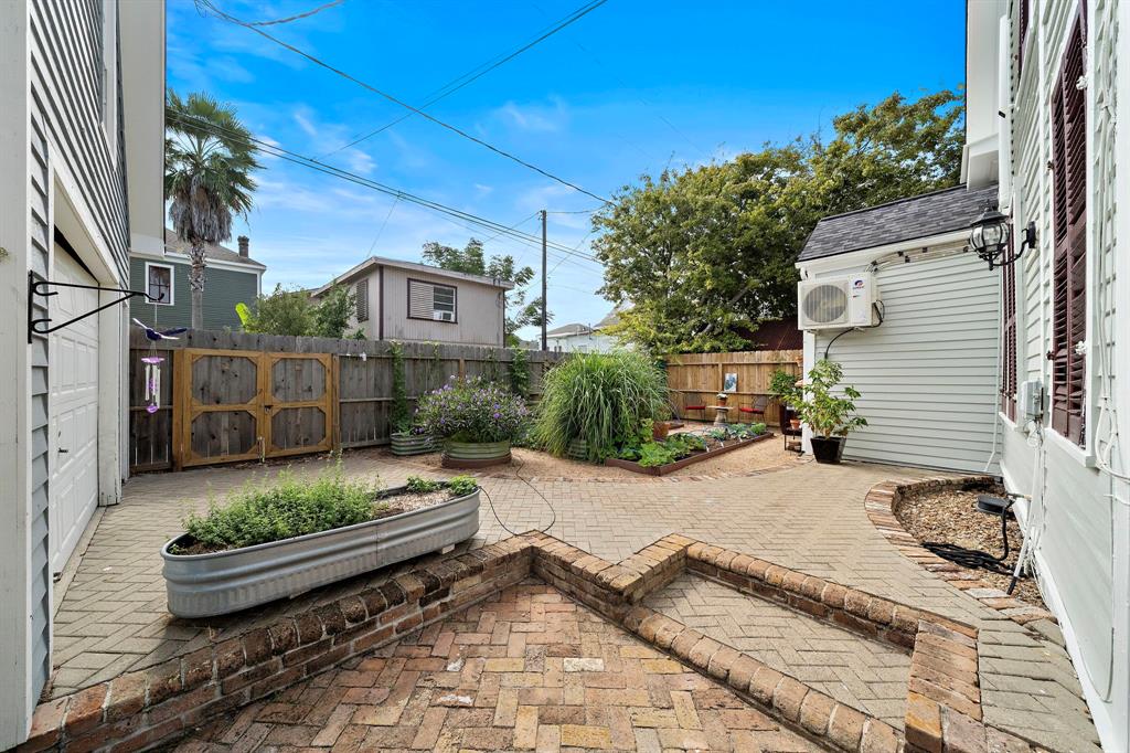 1217 Church Street, Galveston, Texas image 32