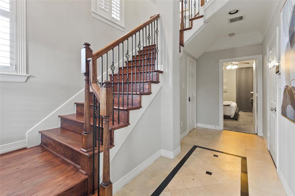 918 Detering Street
