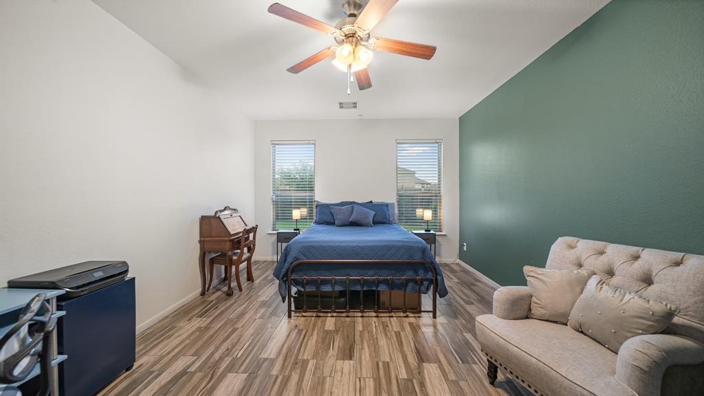 322 Kendall Crest Drive, Alvin, Texas image 14