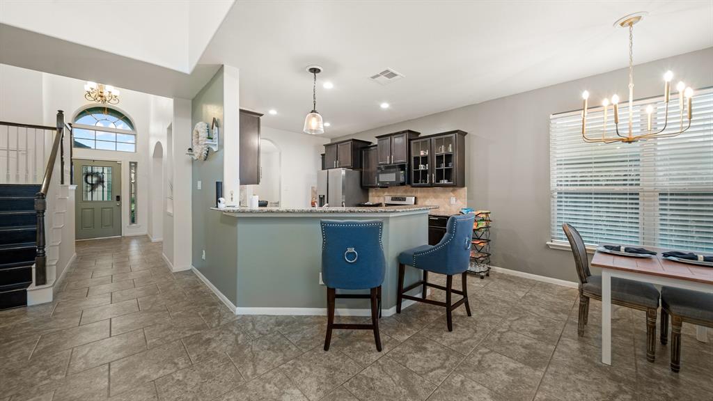 322 Kendall Crest Drive, Alvin, Texas image 3