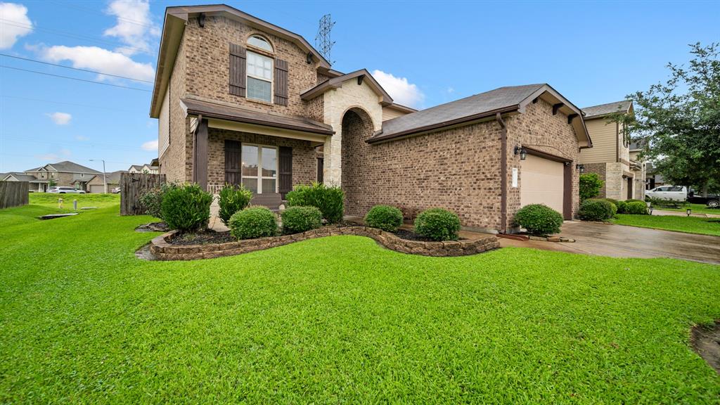 322 Kendall Crest Drive, Alvin, Texas image 1