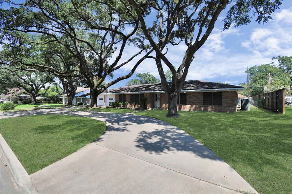 873 N Fowlkes Street, Sealy, Texas image 1