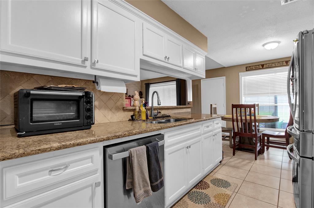 926 Red Rock Canyon Drive, Katy, Texas image 6