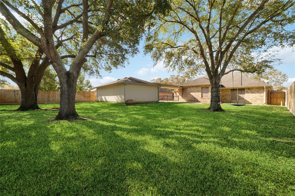 2513 Briarglen Drive, Pearland, Texas image 26