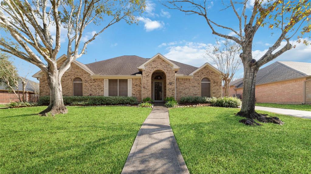 2513 Briarglen Drive, Pearland, Texas image 1