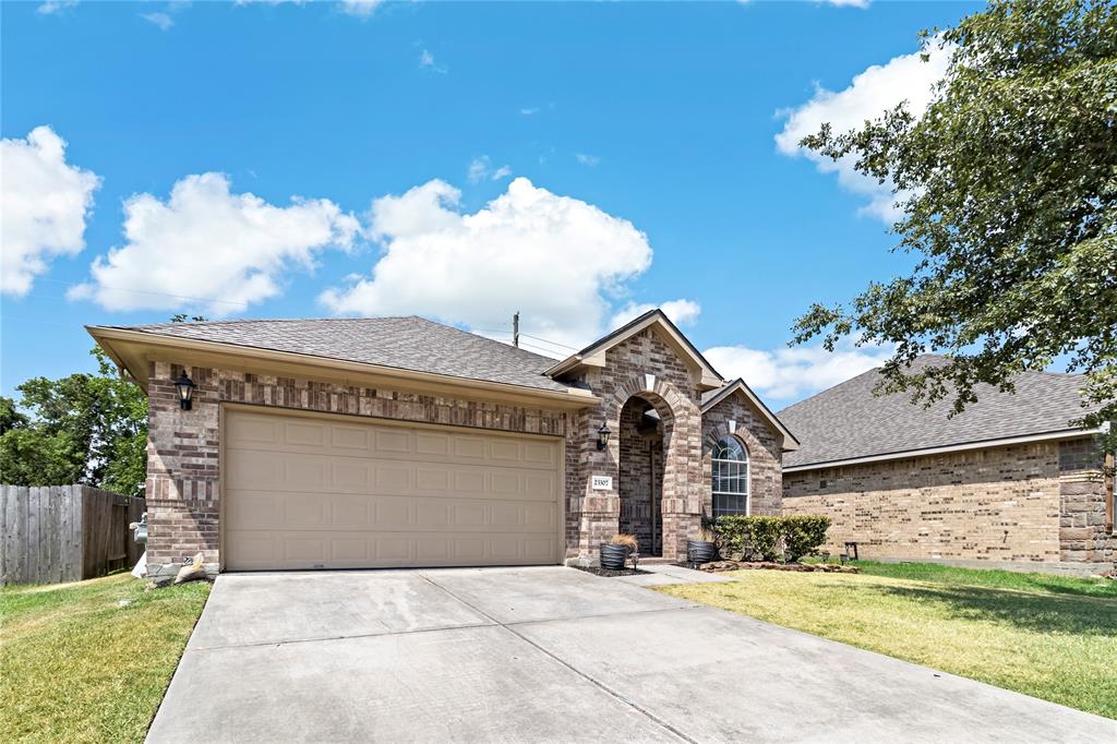 23307 W Pine Ivy Lane