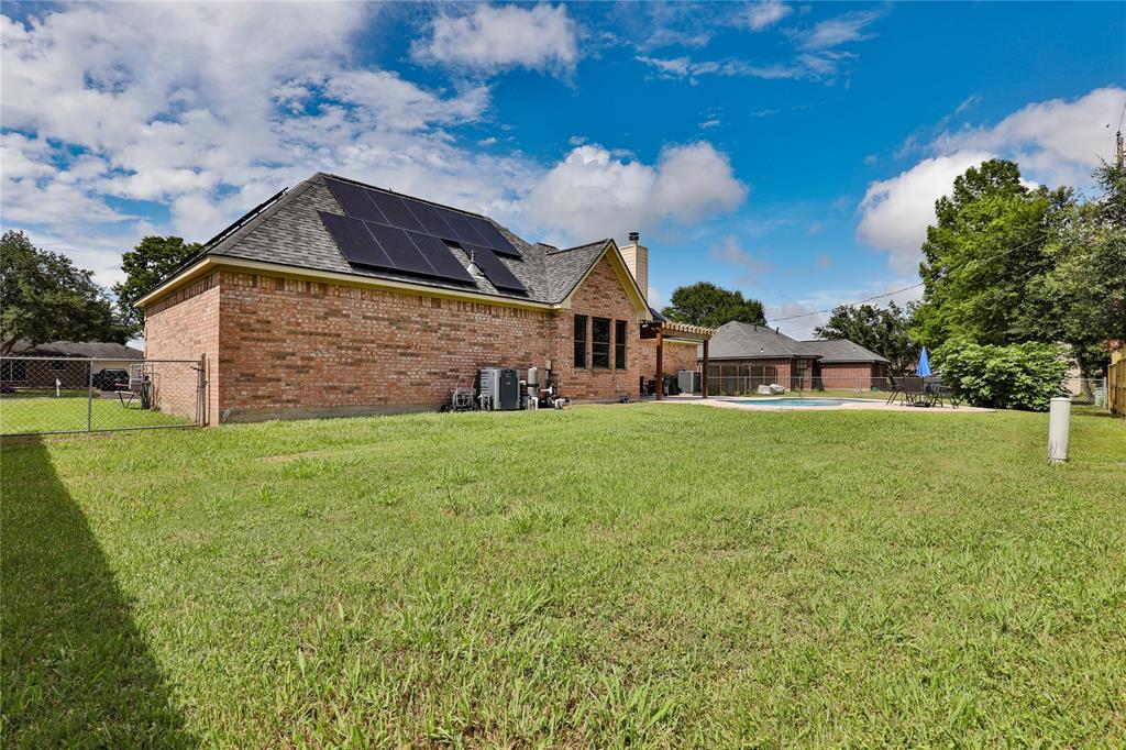 820 Manor Drive, Angleton, Texas image 36